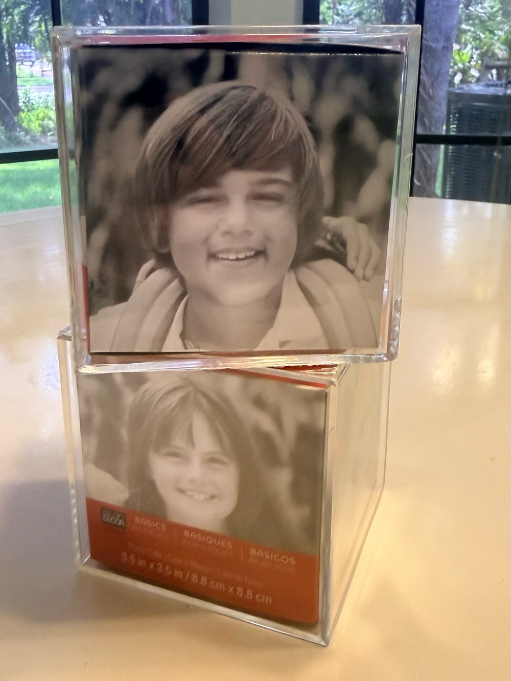 NEW PICTURE FRAME CUBES acrylic (2) holds 5 photos